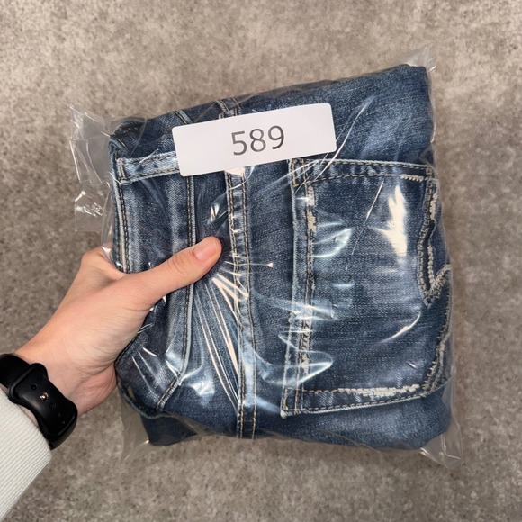 Silver Jeans Women's 26x31 Elyse Slim Bootcut Dark Wash Distressed Denim - Picture 12 of 12